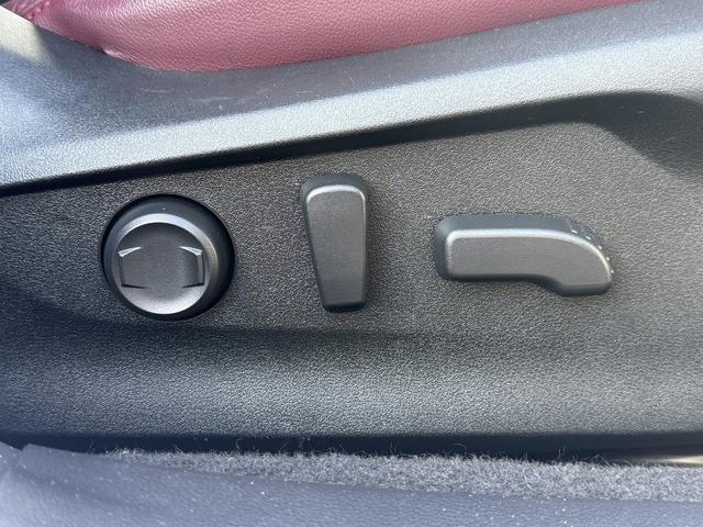 レヴォーグ ＳＴＩスポーツ　ＥＸ　禁煙車　純正１１．６インチナビ　黒革シート　フルセグ　フロント・サイド・バックカメラ　衝突軽減ブレーキ　アダプティブクルーズコントロール　電動Ｒゲート　シートヒーター　パワーシート　Ｂｌｕｅｔｏｏｔｈ（7枚目）