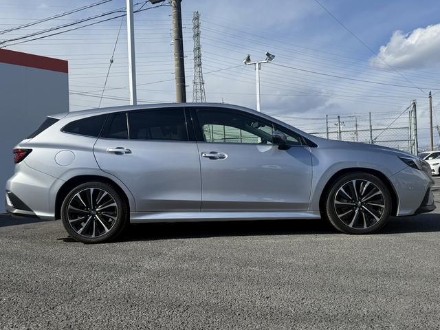 レヴォーグ ＳＴＩスポーツ　ＥＸ　禁煙車　純正１１．６インチナビ　黒革シート　フルセグ　フロント・サイド・バックカメラ　衝突軽減ブレーキ　アダプティブクルーズコントロール　電動Ｒゲート　シートヒーター　パワーシート　Ｂｌｕｅｔｏｏｔｈ（9枚目）