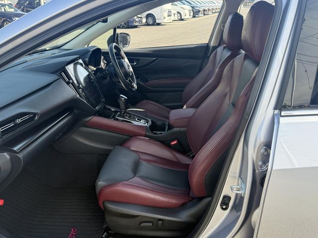 レヴォーグ ＳＴＩスポーツ　ＥＸ　禁煙車　純正１１．６インチナビ　黒革シート　フルセグ　フロント・サイド・バックカメラ　衝突軽減ブレーキ　アダプティブクルーズコントロール　電動Ｒゲート　シートヒーター　パワーシート　Ｂｌｕｅｔｏｏｔｈ（47枚目）