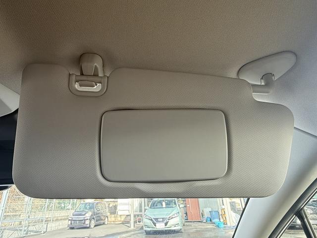 レヴォーグ ＳＴＩスポーツ　ＥＸ　禁煙車　純正１１．６インチナビ　黒革シート　フルセグ　フロント・サイド・バックカメラ　衝突軽減ブレーキ　アダプティブクルーズコントロール　電動Ｒゲート　シートヒーター　パワーシート　Ｂｌｕｅｔｏｏｔｈ（69枚目）