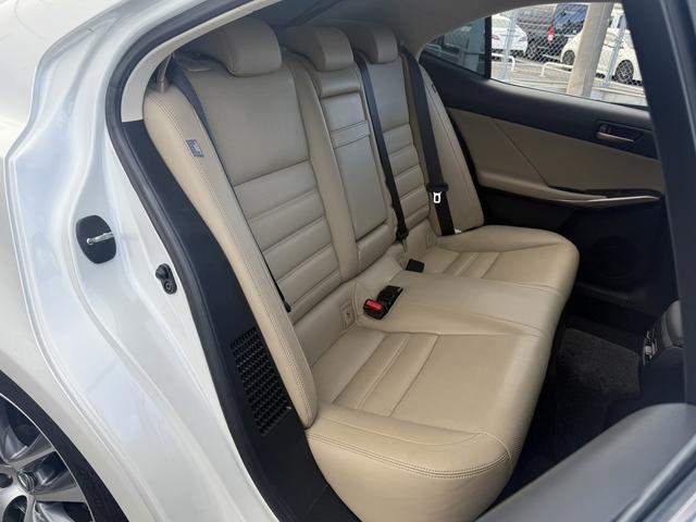 ���Ǝҗl�ւ̔̔��͂��f�肳���Ă��������܂��B�@�Ԍ������ԗ��̏ꍇ�́A�Ԍ����擾�������x�������z�ŕ\�����Ă���܂��B