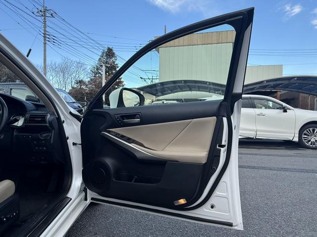 ���Ǝҗl�ւ̔̔��͂��f�肳���Ă��������܂��B�@�Ԍ������ԗ��̏ꍇ�́A�Ԍ����擾�������x�������z�ŕ\�����Ă���܂��B