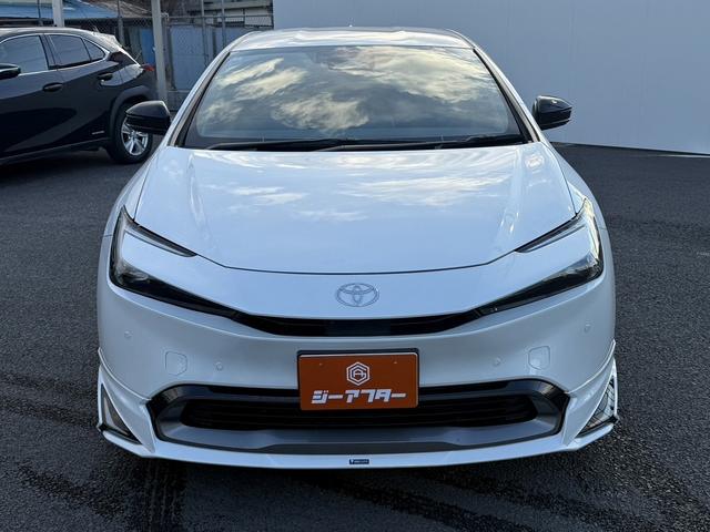 プリウス Ｚ　禁煙車　ワンオーナー　モデリスタエアロ　純正１２．３インチディスプレイ　ベンチレーション付メモリーパワーシート　パワーテールゲート　衝突軽減ブレーキ　自動駐車システム　運転支援システム　ＥＴＣ２．０（8枚目）