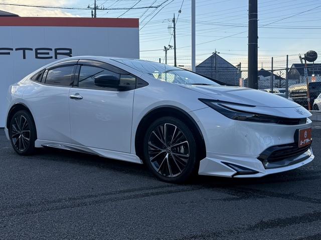 プリウス Ｚ　禁煙車　ワンオーナー　モデリスタエアロ　純正１２．３インチディスプレイ　ベンチレーション付メモリーパワーシート　パワーテールゲート　衝突軽減ブレーキ　自動駐車システム　運転支援システム　ＥＴＣ２．０（9枚目）