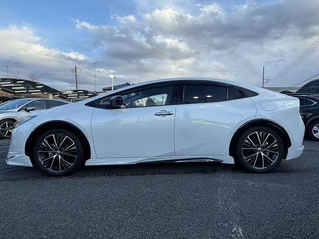 プリウス Ｚ　禁煙車　ワンオーナー　モデリスタエアロ　純正１２．３インチディスプレイ　ベンチレーション付メモリーパワーシート　パワーテールゲート　衝突軽減ブレーキ　自動駐車システム　運転支援システム　ＥＴＣ２．０（14枚目）