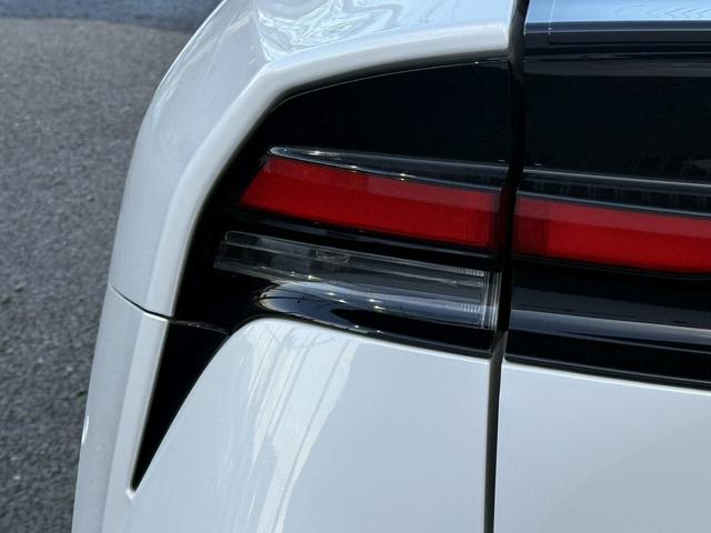 プリウス Ｚ　禁煙車　ワンオーナー　モデリスタエアロ　純正１２．３インチディスプレイ　ベンチレーション付メモリーパワーシート　パワーテールゲート　衝突軽減ブレーキ　自動駐車システム　運転支援システム　ＥＴＣ２．０（21枚目）