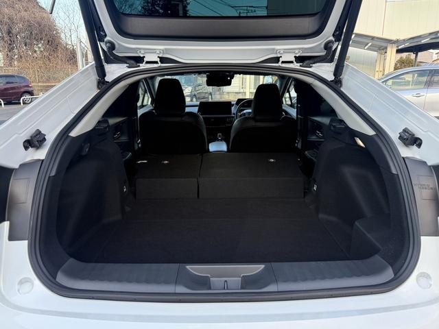 プリウス Ｚ　禁煙車　ワンオーナー　モデリスタエアロ　純正１２．３インチディスプレイ　ベンチレーション付メモリーパワーシート　パワーテールゲート　衝突軽減ブレーキ　自動駐車システム　運転支援システム　ＥＴＣ２．０（34枚目）