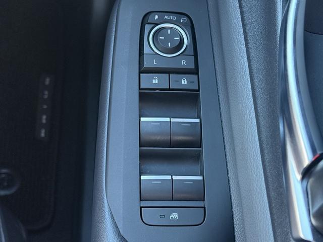 プリウス Ｚ　禁煙車　ワンオーナー　モデリスタエアロ　純正１２．３インチディスプレイ　ベンチレーション付メモリーパワーシート　パワーテールゲート　衝突軽減ブレーキ　自動駐車システム　運転支援システム　ＥＴＣ２．０（57枚目）