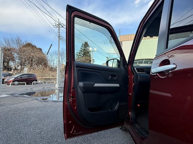 ルーミー カスタムＧ　禁煙車　純正９インチディスプレイ　アラウンドビューモニター　フルセグ　両側電動スライドドア　衝突軽減ブレーキ　ＥＴＣ　アイドリングストップ　クリアランスソナー　純正１４インチアルミホイール　ＬＥＤ（44枚目）