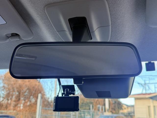 ルーミー カスタムＧ　禁煙車　純正９インチディスプレイ　アラウンドビューモニター　フルセグ　両側電動スライドドア　衝突軽減ブレーキ　ＥＴＣ　アイドリングストップ　クリアランスソナー　純正１４インチアルミホイール　ＬＥＤ（65枚目）