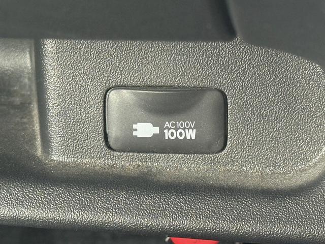 ハイエースバン 　スーパーＧＬ　禁煙車　ワンオーナー　モデリスタエアロ　純正ナビ　３６０度カメラ　コーナーセンサー　衝突軽減ブレーキ　運転支援システム　ビルトインＥＴＣ　オートエアコン　スマートキーエントリー（5枚目）