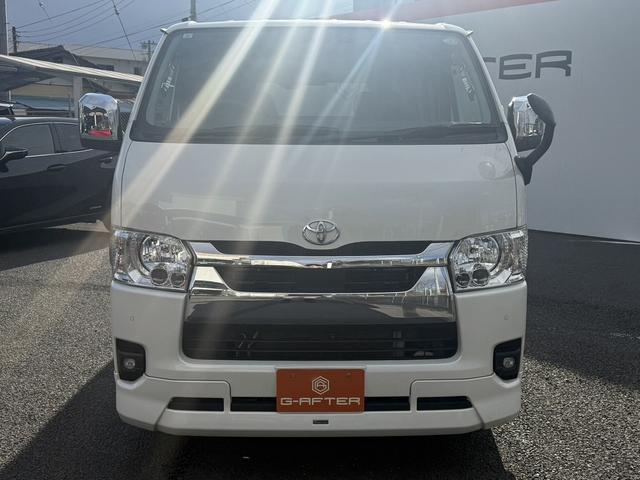 ハイエースバン 　スーパーＧＬ　禁煙車　ワンオーナー　モデリスタエアロ　純正ナビ　３６０度カメラ　コーナーセンサー　衝突軽減ブレーキ　運転支援システム　ビルトインＥＴＣ　オートエアコン　スマートキーエントリー（8枚目）