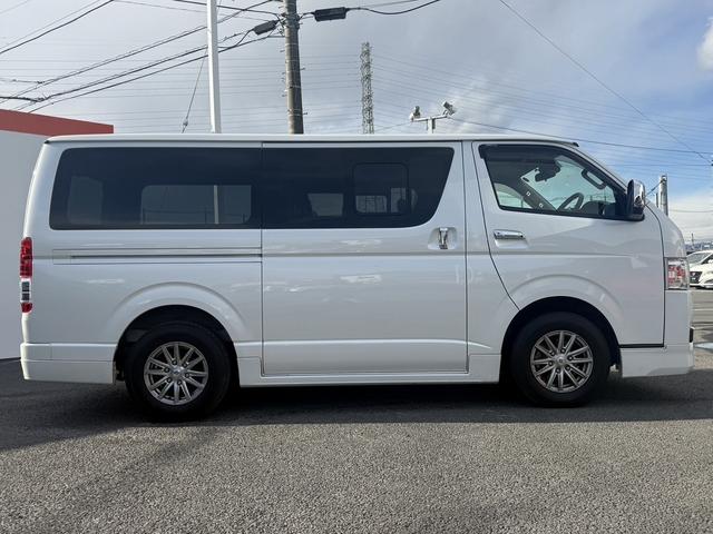 ハイエースバン 　スーパーＧＬ　禁煙車　ワンオーナー　モデリスタエアロ　純正ナビ　３６０度カメラ　コーナーセンサー　衝突軽減ブレーキ　運転支援システム　ビルトインＥＴＣ　オートエアコン　スマートキーエントリー（10枚目）