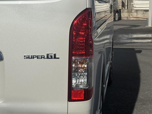 ハイエースバン 　スーパーＧＬ　禁煙車　ワンオーナー　モデリスタエアロ　純正ナビ　３６０度カメラ　コーナーセンサー　衝突軽減ブレーキ　運転支援システム　ビルトインＥＴＣ　オートエアコン　スマートキーエントリー（20枚目）