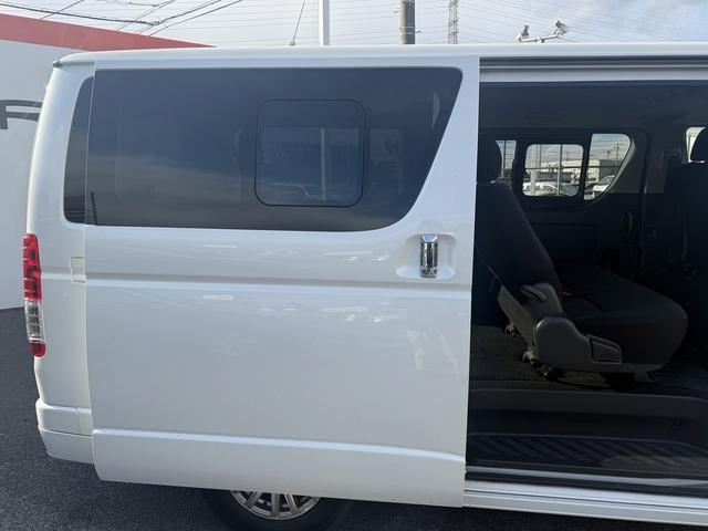ハイエースバン 　スーパーＧＬ　禁煙車　ワンオーナー　モデリスタエアロ　純正ナビ　３６０度カメラ　コーナーセンサー　衝突軽減ブレーキ　運転支援システム　ビルトインＥＴＣ　オートエアコン　スマートキーエントリー（33枚目）
