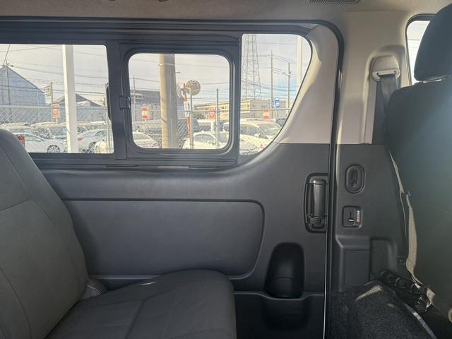 ハイエースバン 　スーパーＧＬ　禁煙車　ワンオーナー　モデリスタエアロ　純正ナビ　３６０度カメラ　コーナーセンサー　衝突軽減ブレーキ　運転支援システム　ビルトインＥＴＣ　オートエアコン　スマートキーエントリー（34枚目）