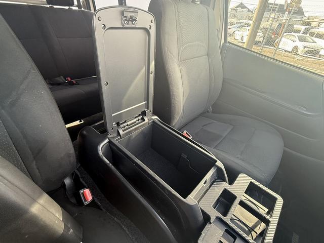 ハイエースバン 　スーパーＧＬ　禁煙車　ワンオーナー　モデリスタエアロ　純正ナビ　３６０度カメラ　コーナーセンサー　衝突軽減ブレーキ　運転支援システム　ビルトインＥＴＣ　オートエアコン　スマートキーエントリー（65枚目）