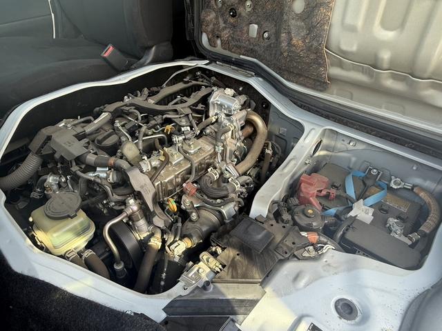 ハイエースバン 　スーパーＧＬ　禁煙車　ワンオーナー　モデリスタエアロ　純正ナビ　３６０度カメラ　コーナーセンサー　衝突軽減ブレーキ　運転支援システム　ビルトインＥＴＣ　オートエアコン　スマートキーエントリー（77枚目）