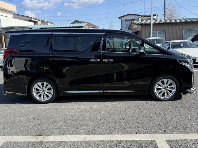 アルファード ２．５Ｓ　禁煙車　モデリスタフルエアロ　純正１０インチナビ　１２インチフリップダウンモニター　フルセグ　バックカメラ　両側電動スライドドア　アダクティブクルーズコントロール　衝突軽減ブレーキ　レーンキープ（9枚目）