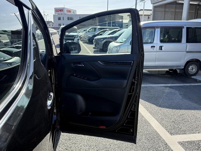 アルファード ２．５Ｓ　禁煙車　モデリスタフルエアロ　純正１０インチナビ　１２インチフリップダウンモニター　フルセグ　バックカメラ　両側電動スライドドア　アダクティブクルーズコントロール　衝突軽減ブレーキ　レーンキープ（33枚目）