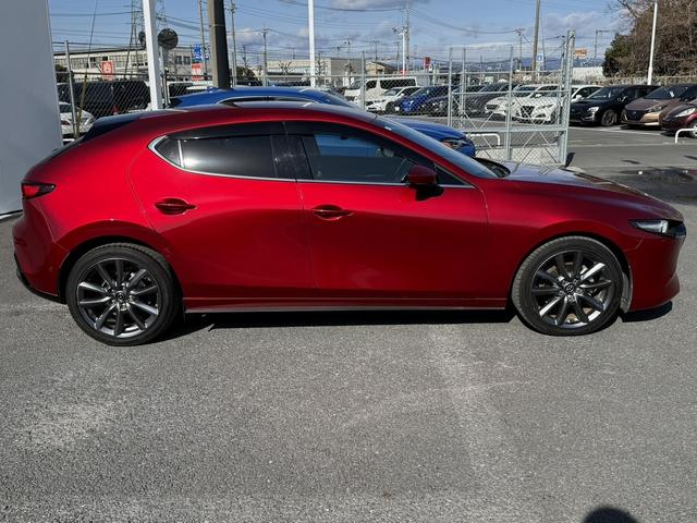 ＭＡＺＤＡ３ファストバック ２０Ｓプロアクティブ　ツーリングセレクション　禁煙車　６ＭＴ　純正８インチナビ　フルセグ　３６０度カメラ　衝突軽減ブレーキ　運転支援システム　メモリー＆ヒーター付きパワーシート　ステアリングヒーター　ブラインドスポットモニター　ホールドブレーキ（9枚目）