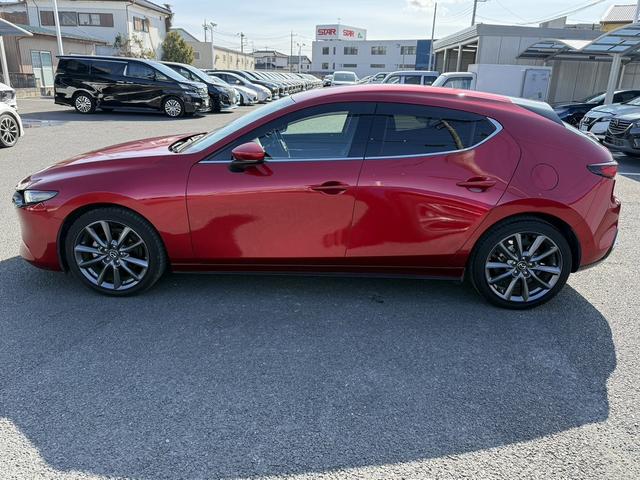 ＭＡＺＤＡ３ファストバック ２０Ｓプロアクティブ　ツーリングセレクション　禁煙車　６ＭＴ　純正８インチナビ　フルセグ　３６０度カメラ　衝突軽減ブレーキ　運転支援システム　メモリー＆ヒーター付きパワーシート　ステアリングヒーター　ブラインドスポットモニター　ホールドブレーキ（11枚目）