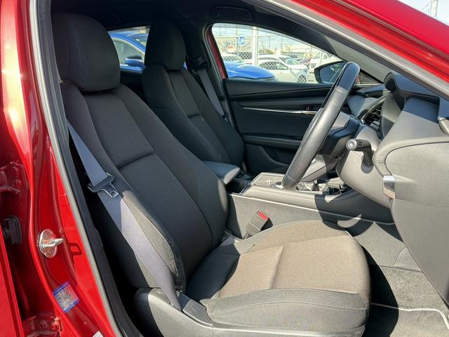 ＭＡＺＤＡ３ファストバック ２０Ｓプロアクティブ　ツーリングセレクション　禁煙車　６ＭＴ　純正８インチナビ　フルセグ　３６０度カメラ　衝突軽減ブレーキ　運転支援システム　メモリー＆ヒーター付きパワーシート　ステアリングヒーター　ブラインドスポットモニター　ホールドブレーキ（15枚目）