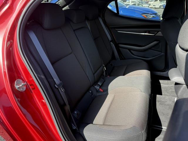 ＭＡＺＤＡ３ファストバック ２０Ｓプロアクティブ　ツーリングセレクション　禁煙車　６ＭＴ　純正８インチナビ　フルセグ　３６０度カメラ　衝突軽減ブレーキ　運転支援システム　メモリー＆ヒーター付きパワーシート　ステアリングヒーター　ブラインドスポットモニター　ホールドブレーキ（16枚目）
