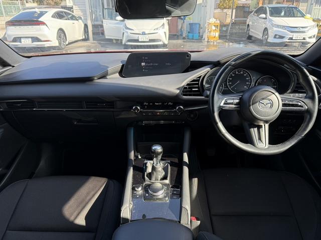 ＭＡＺＤＡ３ファストバック ２０Ｓプロアクティブ　ツーリングセレクション　禁煙車　６ＭＴ　純正８インチナビ　フルセグ　３６０度カメラ　衝突軽減ブレーキ　運転支援システム　メモリー＆ヒーター付きパワーシート　ステアリングヒーター　ブラインドスポットモニター　ホールドブレーキ（17枚目）