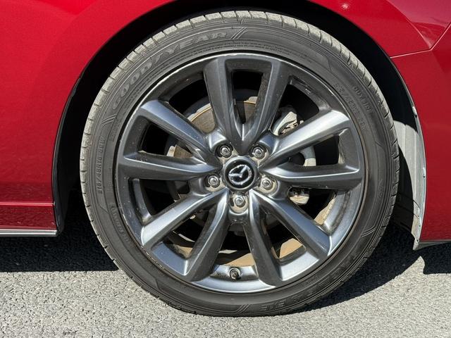ＭＡＺＤＡ３ファストバック ２０Ｓプロアクティブ　ツーリングセレクション　禁煙車　６ＭＴ　純正８インチナビ　フルセグ　３６０度カメラ　衝突軽減ブレーキ　運転支援システム　メモリー＆ヒーター付きパワーシート　ステアリングヒーター　ブラインドスポットモニター　ホールドブレーキ（30枚目）