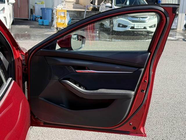 ＭＡＺＤＡ３ファストバック ２０Ｓプロアクティブ　ツーリングセレクション　禁煙車　６ＭＴ　純正８インチナビ　フルセグ　３６０度カメラ　衝突軽減ブレーキ　運転支援システム　メモリー＆ヒーター付きパワーシート　ステアリングヒーター　ブラインドスポットモニター　ホールドブレーキ（34枚目）