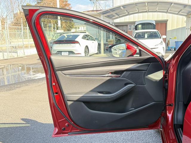 ＭＡＺＤＡ３ファストバック ２０Ｓプロアクティブ　ツーリングセレクション　禁煙車　６ＭＴ　純正８インチナビ　フルセグ　３６０度カメラ　衝突軽減ブレーキ　運転支援システム　メモリー＆ヒーター付きパワーシート　ステアリングヒーター　ブラインドスポットモニター　ホールドブレーキ（39枚目）
