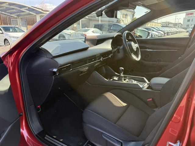 ＭＡＺＤＡ３ファストバック ２０Ｓプロアクティブ　ツーリングセレクション　禁煙車　６ＭＴ　純正８インチナビ　フルセグ　３６０度カメラ　衝突軽減ブレーキ　運転支援システム　メモリー＆ヒーター付きパワーシート　ステアリングヒーター　ブラインドスポットモニター　ホールドブレーキ（44枚目）
