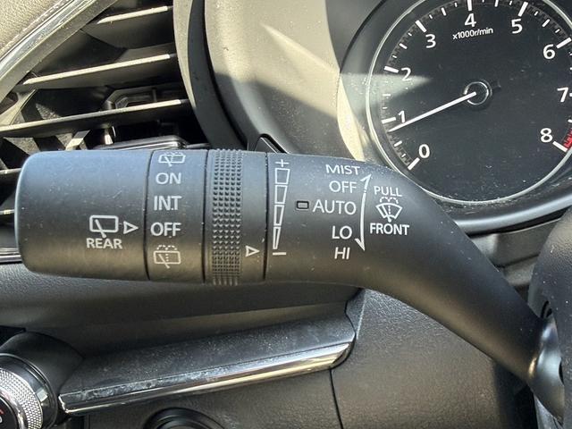 ＭＡＺＤＡ３ファストバック ２０Ｓプロアクティブ　ツーリングセレクション　禁煙車　６ＭＴ　純正８インチナビ　フルセグ　３６０度カメラ　衝突軽減ブレーキ　運転支援システム　メモリー＆ヒーター付きパワーシート　ステアリングヒーター　ブラインドスポットモニター　ホールドブレーキ（49枚目）