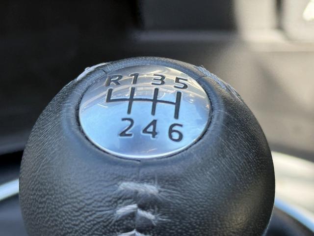 ロードスター Ｓ　禁煙車　ワンオーナー　６速ＭＴ　ブラインドスポットモニター　コーナーセンサー　衝突軽減ブレーキ　車線逸脱警報システム　ＥＴＣ　純正オーディオ　レーンキープ　純正１６インチアルミホイール　スマートキー（3枚目）