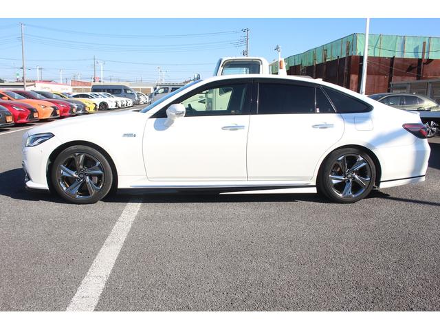 クラウンハイブリッド ＲＳアドバンス　禁煙車　サンルーフ　純正８型ナビ　フルセグＴＶ　黒革シート　シートヒーター　全周囲カメラ　レーダークルーズコントロール　ブラインドスポットモニター　ＥＴＣ２．０　ベンチレーション　クリアランスソナー（12枚目）