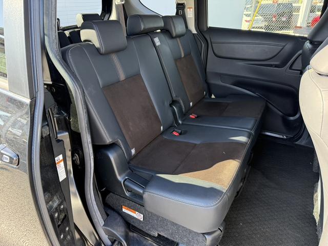 シエンタ ハイブリッドＧ　クエロ　禁煙車　純正ナビ　フルセグ　バックカメラ　両側電動スライドドア　ステアリングヒーター　シートヒーター　衝突軽減ブレーキ　レーンキープ　クルーズコントロール　Ｂｌｕｅｔｏｏｔｈ接続　純正１５インチＡＷ（16枚目）