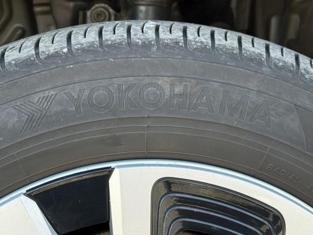 シエンタ ハイブリッドＧ　クエロ　禁煙車　純正ナビ　フルセグ　バックカメラ　両側電動スライドドア　ステアリングヒーター　シートヒーター　衝突軽減ブレーキ　レーンキープ　クルーズコントロール　Ｂｌｕｅｔｏｏｔｈ接続　純正１５インチＡＷ（35枚目）