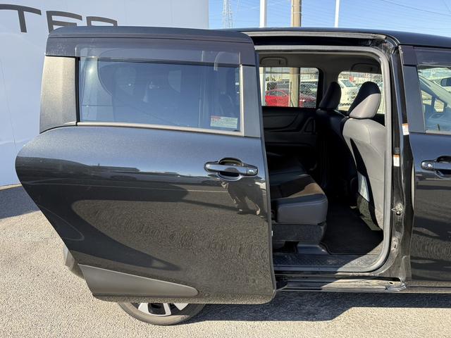 シエンタ ハイブリッドＧ　クエロ　禁煙車　純正ナビ　フルセグ　バックカメラ　両側電動スライドドア　ステアリングヒーター　シートヒーター　衝突軽減ブレーキ　レーンキープ　クルーズコントロール　Ｂｌｕｅｔｏｏｔｈ接続　純正１５インチＡＷ（40枚目）