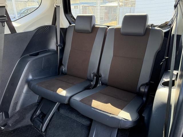 シエンタ ハイブリッドＧ　クエロ　禁煙車　純正ナビ　フルセグ　バックカメラ　両側電動スライドドア　ステアリングヒーター　シートヒーター　衝突軽減ブレーキ　レーンキープ　クルーズコントロール　Ｂｌｕｅｔｏｏｔｈ接続　純正１５インチＡＷ（52枚目）