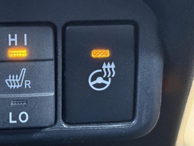 シエンタ ハイブリッドＧ　クエロ　禁煙車　純正ナビ　フルセグ　バックカメラ　両側電動スライドドア　ステアリングヒーター　シートヒーター　衝突軽減ブレーキ　レーンキープ　クルーズコントロール　Ｂｌｕｅｔｏｏｔｈ接続　純正１５インチＡＷ（62枚目）