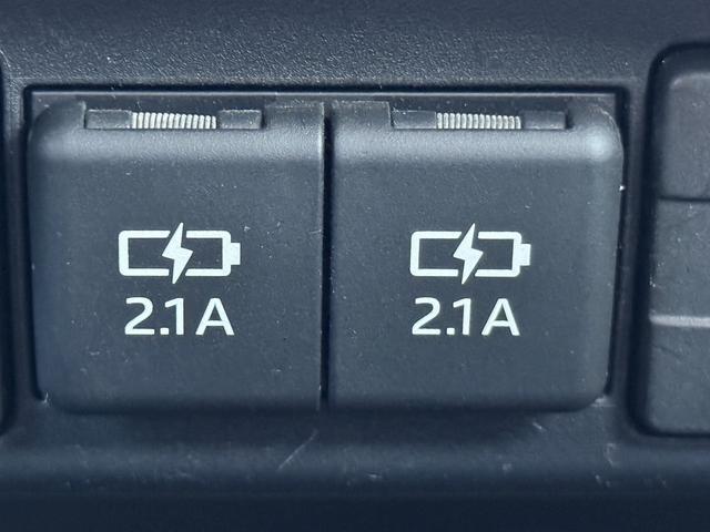 シエンタ ハイブリッドＧ　クエロ　禁煙車　純正ナビ　フルセグ　バックカメラ　両側電動スライドドア　ステアリングヒーター　シートヒーター　衝突軽減ブレーキ　レーンキープ　クルーズコントロール　Ｂｌｕｅｔｏｏｔｈ接続　純正１５インチＡＷ（65枚目）