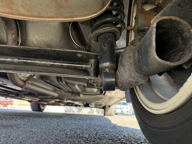 シエンタ ハイブリッドＧ　クエロ　禁煙車　純正ナビ　フルセグ　バックカメラ　両側電動スライドドア　ステアリングヒーター　シートヒーター　衝突軽減ブレーキ　レーンキープ　クルーズコントロール　Ｂｌｕｅｔｏｏｔｈ接続　純正１５インチＡＷ（74枚目）