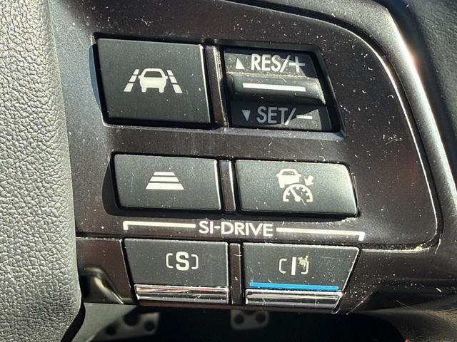 レヴォーグ １．６ＳＴＩスポーツアイサイト　赤黒革シート　純正ナビ　フルセグＴＶ　バックカメラ　アイサイト　パワーシート　シートヒーター　レーダークルーズ紺トロール　アイサイトｖｅｒ３　メモリ機能付きパワーシート　ブラインドスポットモニター（7枚目）