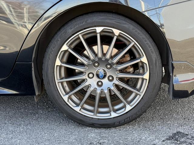 レヴォーグ １．６ＳＴＩスポーツアイサイト　赤黒革シート　純正ナビ　フルセグＴＶ　バックカメラ　アイサイト　パワーシート　シートヒーター　レーダークルーズ紺トロール　アイサイトｖｅｒ３　メモリ機能付きパワーシート　ブラインドスポットモニター（14枚目）