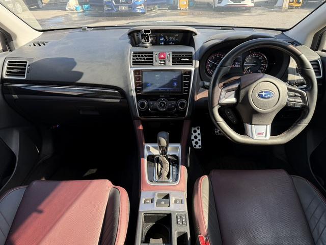 レヴォーグ １．６ＳＴＩスポーツアイサイト　赤黒革シート　純正ナビ　フルセグＴＶ　バックカメラ　アイサイト　パワーシート　シートヒーター　レーダークルーズ紺トロール　アイサイトｖｅｒ３　メモリ機能付きパワーシート　ブラインドスポットモニター（17枚目）