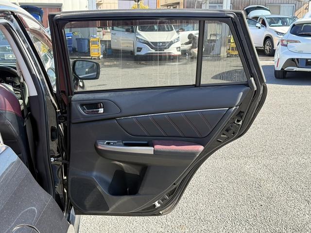 レヴォーグ １．６ＳＴＩスポーツアイサイト　赤黒革シート　純正ナビ　フルセグＴＶ　バックカメラ　アイサイト　パワーシート　シートヒーター　レーダークルーズ紺トロール　アイサイトｖｅｒ３　メモリ機能付きパワーシート　ブラインドスポットモニター（35枚目）