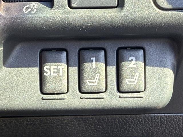 レヴォーグ １．６ＳＴＩスポーツアイサイト　赤黒革シート　純正ナビ　フルセグＴＶ　バックカメラ　アイサイト　パワーシート　シートヒーター　レーダークルーズ紺トロール　アイサイトｖｅｒ３　メモリ機能付きパワーシート　ブラインドスポットモニター（54枚目）