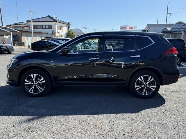 エクストレイル ２０Ｘ　禁煙車　フリップダウンモニター　純正ナビ　アラウンドビューモニター　フルセグ　デジタルインナーミラー　パワーバックドア　コーナーセンサー　衝突軽減ブレーキ　アイドリングストップ　ＥＴＣ（13枚目）