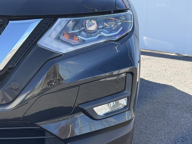 エクストレイル ２０Ｘ　禁煙車　フリップダウンモニター　純正ナビ　アラウンドビューモニター　フルセグ　デジタルインナーミラー　パワーバックドア　コーナーセンサー　衝突軽減ブレーキ　アイドリングストップ　ＥＴＣ（17枚目）